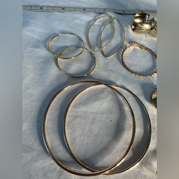 11 Pair of goldtone hoop earrings - Picture 3 of 7